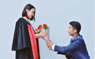 6 Affordable Flowers to Celebrate Graduation Season