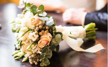 7 Tips for Choosing the Perfect Wedding Bouquet: A Guide for Every Bride-to-Be