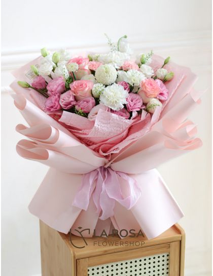 mixed flowers arrangement