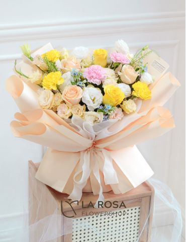 Springtime Fantasy - Mixed flowers Arrangements by La Rosa Flowershop