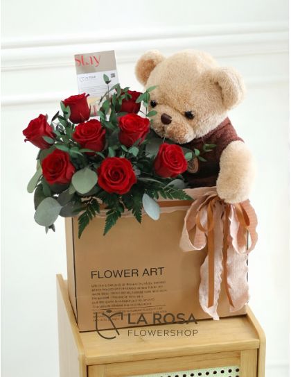 Cuddle & Bloom Box -Red (Preserved)