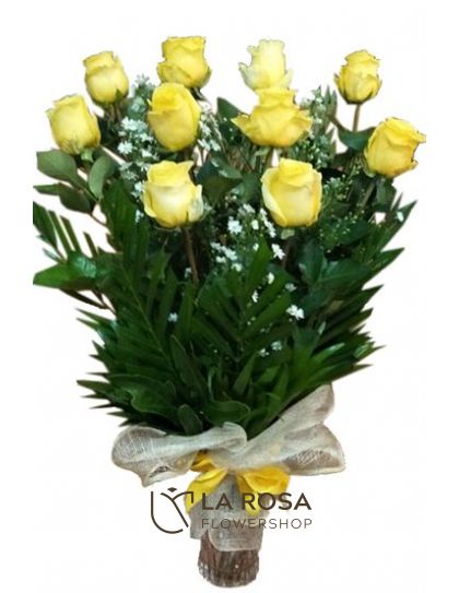 yellow roses in a Vase