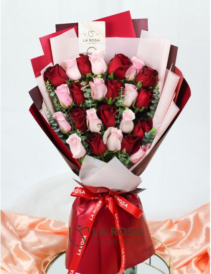Benedetta - Mixed Roses Delivery by LaRosa Flower Shop Quezon City