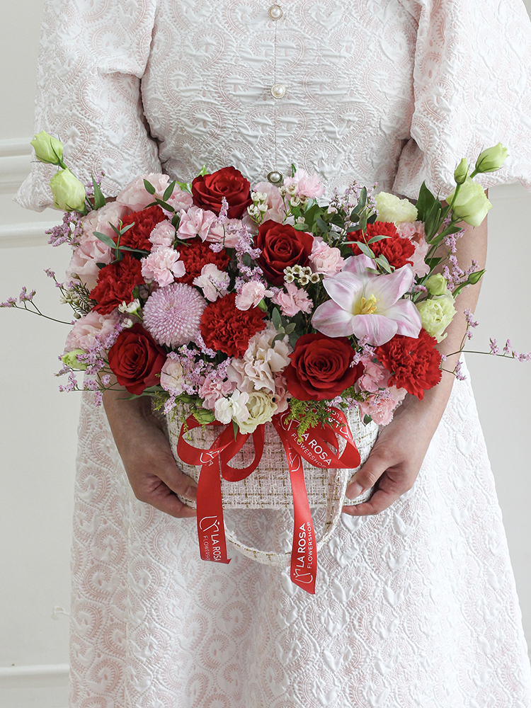 Best christmas basket flower arrangements in the Philippines