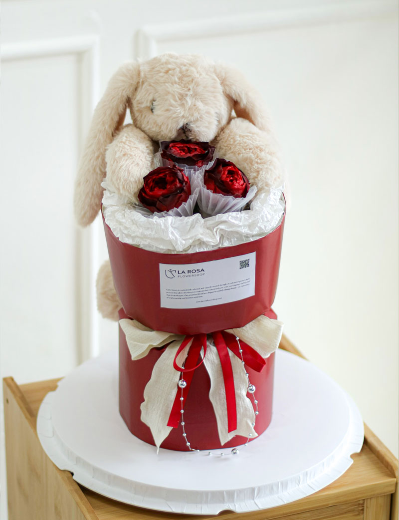 Juliet Rose Hug preserved flower arrangement for a lasting anniversary keepsake