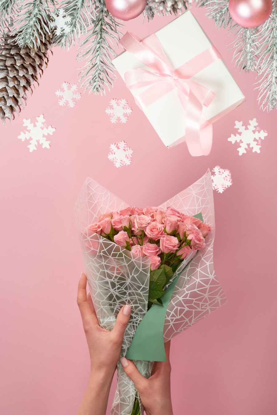 Creative Ways to Give Christmas Flowers