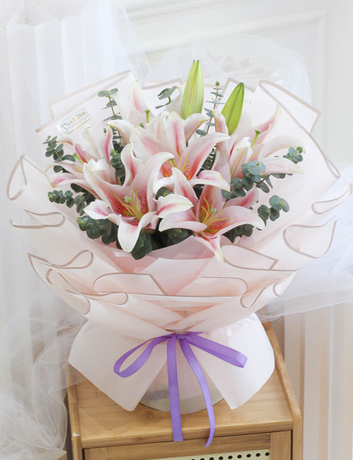 Stella by La Rosa Flower Shop