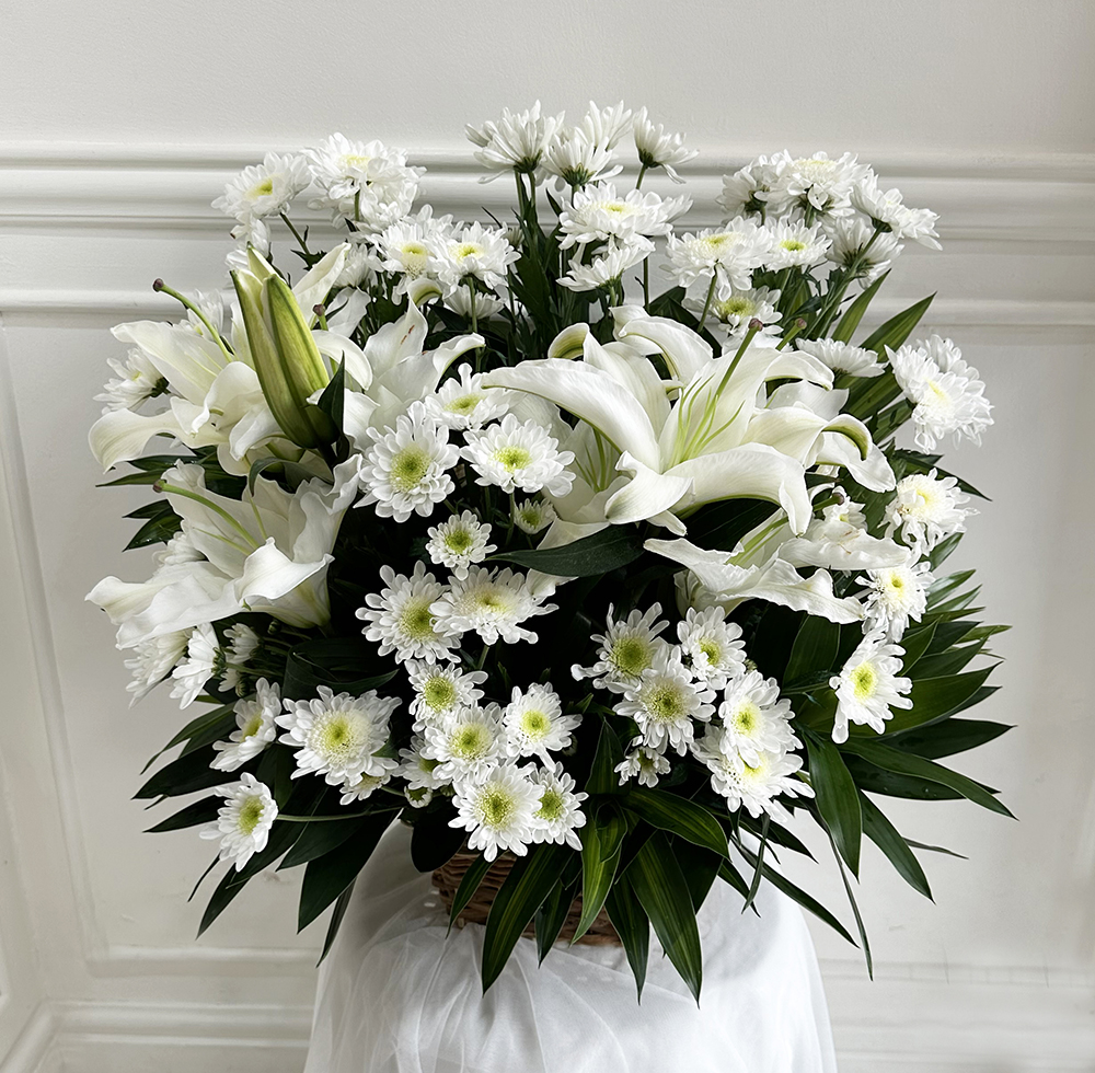 Mixed White and Green Flowers by La Rosa Flower Shop