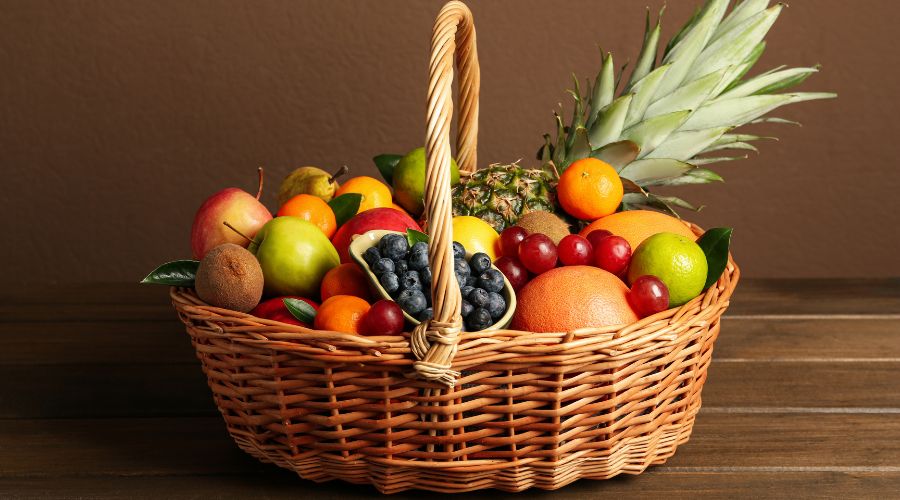 Fruit Basket as alternative for Flowers by la rosa