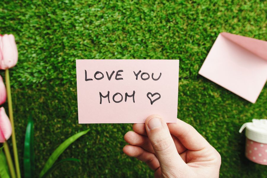 Mother's day Flower Delivery Personaized Message by La Rosa Flower Shop