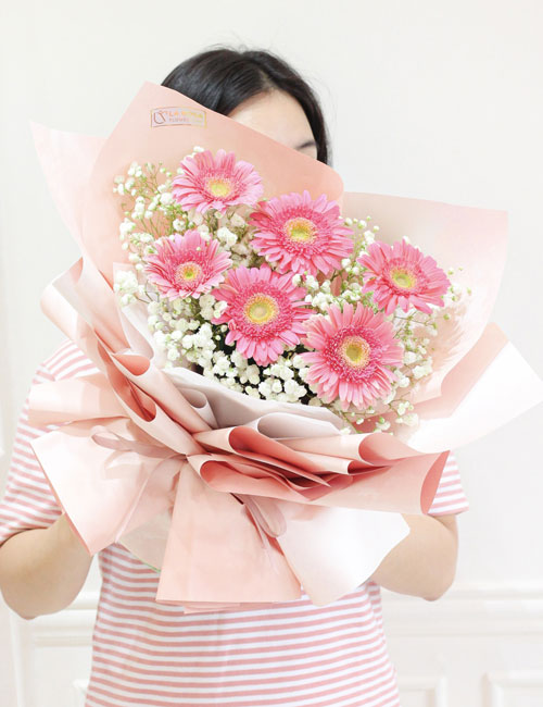 Sweet Candy Bloom by La Rosa Flower Shop