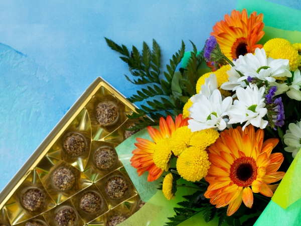 flowers with chocolates at la rosa flower shop fathers day flower