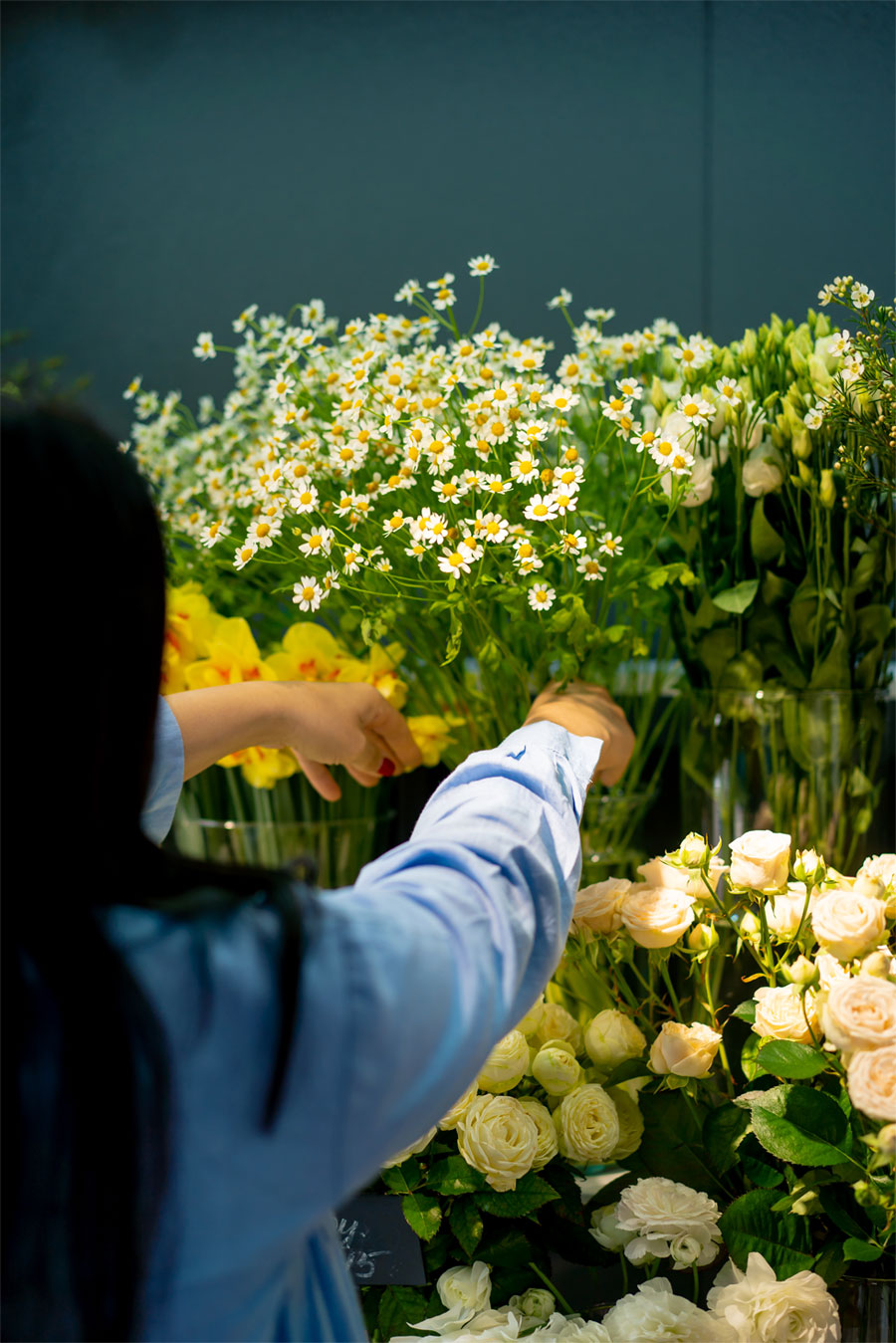 Choosing Elegant flower tributes for loved ones in the philippines